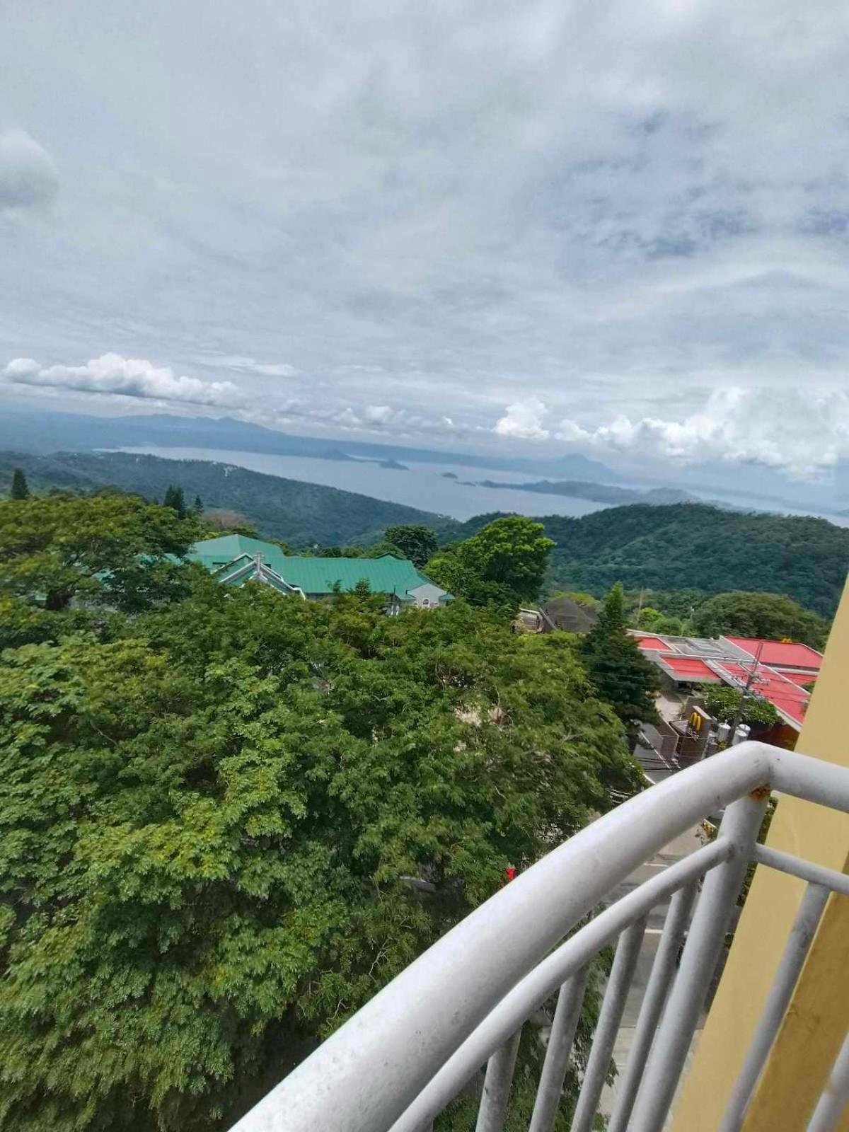 Cityland Tagaytay Taal Lake View City View Free Pool Parking Studios With Balcony Are City View Tagaytay City Exterior photo